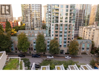 1238 MELVILLE Street | Vancouver British Columbia | Slide Image Eight
