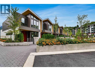 1502 SCOTT Crescent | Squamish British Columbia | Slide Image Two