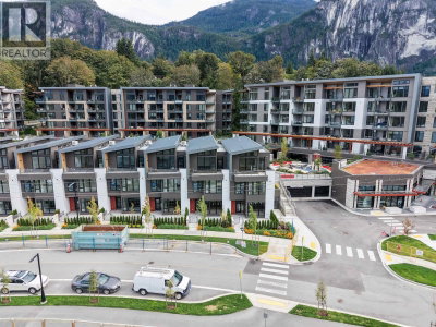 1502 SCOTT Crescent | Squamish British Columbia | Slide Image Three
