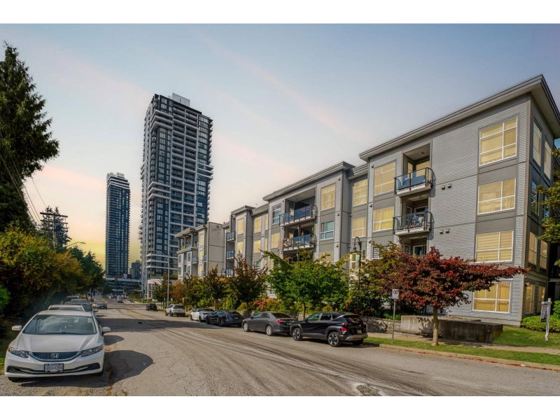 13733 107A Avenue Surrey British Columbia, V3T 0B7 - 2 Bedrooms Condo For Sale