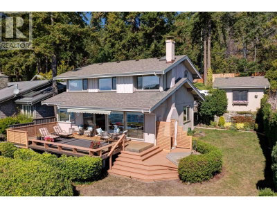 6577 SUNSHINE COAST Highway | Sechelt British Columbia | Slide Image Four