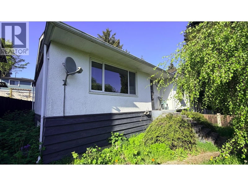 3831 MARINE Drive Burnaby British Columbia, V5J 3E3 - 4 Bedrooms Home For Sale