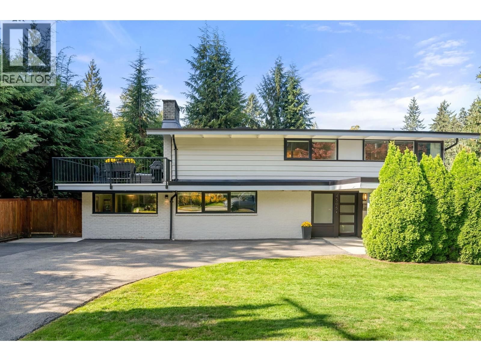 4505 LIONS Avenue, North Vancouver, British Columbia V7R 3S7