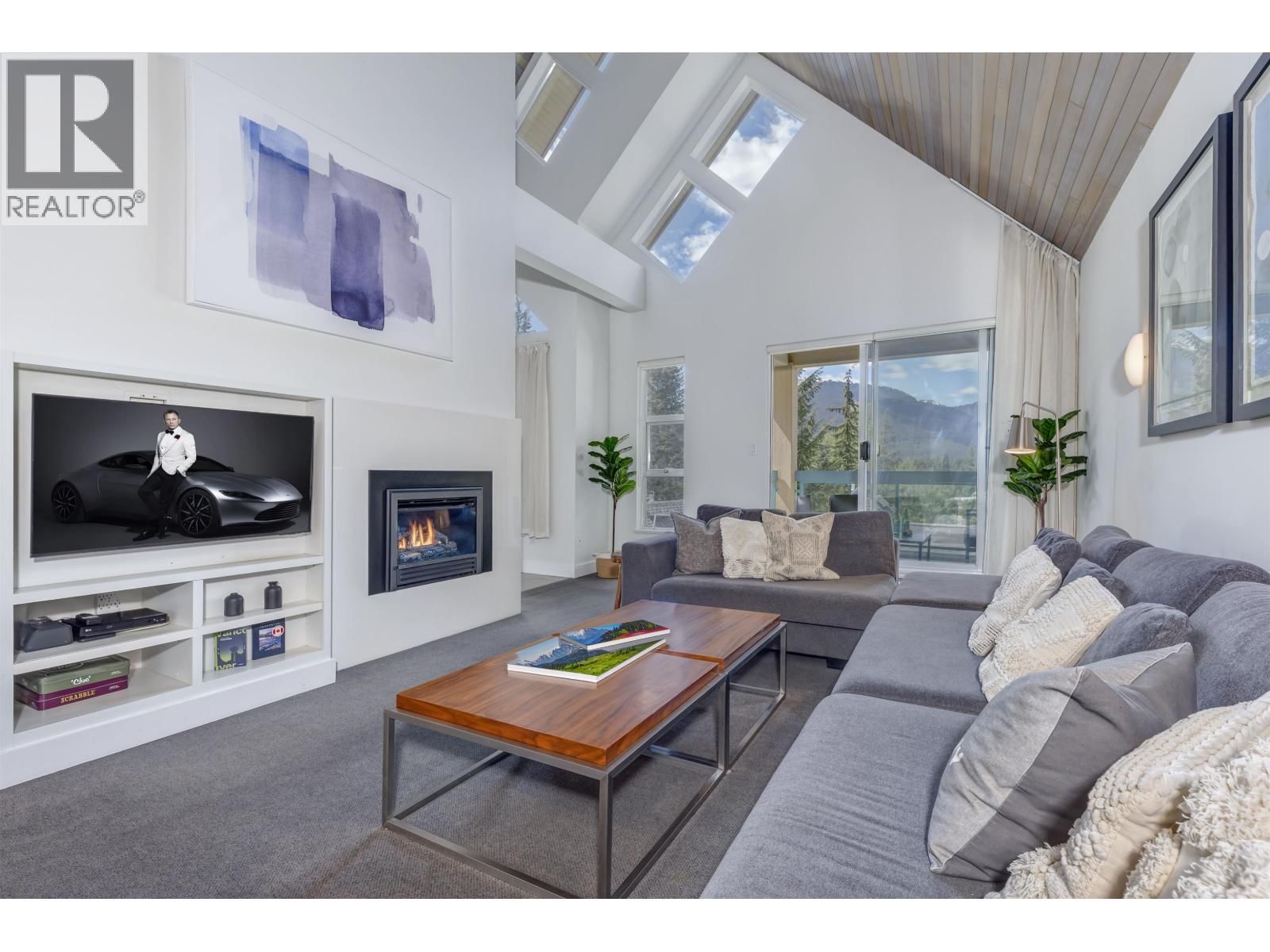 204 4865 PAINTED CLIFF Road property photo