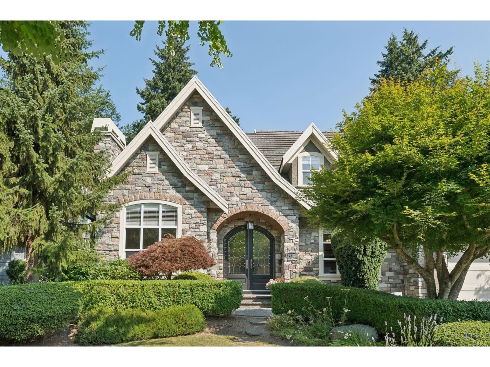 14185 33 Avenue, Surrey, British Columbia V4P 3M1