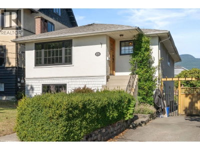 626 13TH Street | North Vancouver British Columbia | Slide Image Thirty-seven