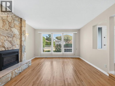 8251 COLDFALL Court | Richmond British Columbia | Slide Image Thirteen