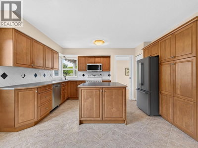 8251 COLDFALL Court | Richmond British Columbia | Slide Image Eighteen