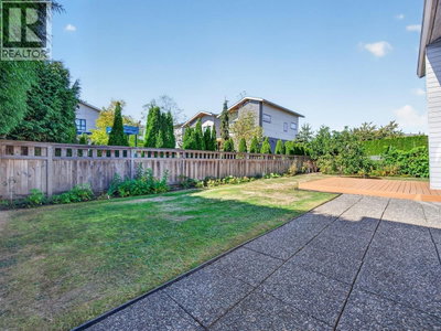 8251 COLDFALL Court | Richmond British Columbia | Slide Image Four