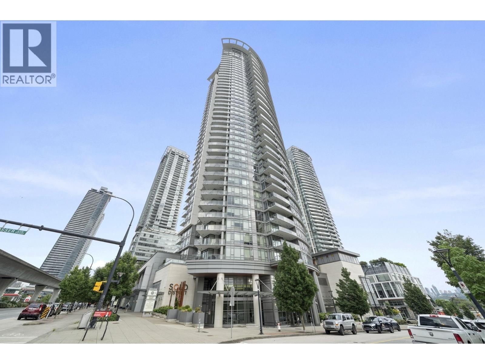 2008 ROSSER Avenue, Burnaby, British Columbia V5C 0H8