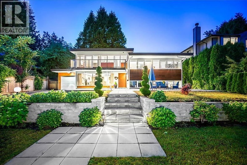 1555 LAWSON Avenue West Vancouver British Columbia, V7V 2C8 - 6 Bedrooms Home For Sale