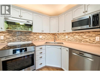 301 MAUDE Road | Port Moody British Columbia | Slide Image Twelve