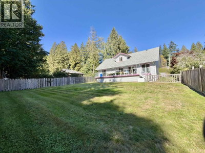 1073 GRANDVIEW Road | Gibsons British Columbia | Slide Image Seven