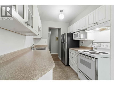 590 WHITING Way | Coquitlam British Columbia | Slide Image Six