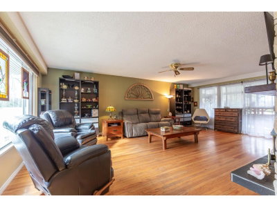 13221 112B Avenue | Surrey British Columbia | Slide Image Twelve