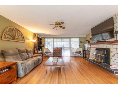13221 112B Avenue | Surrey British Columbia | Slide Image Thirteen