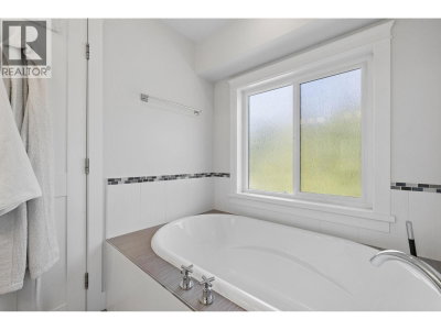 24371 104 Avenue | Maple Ridge British Columbia | Slide Image Twenty-four