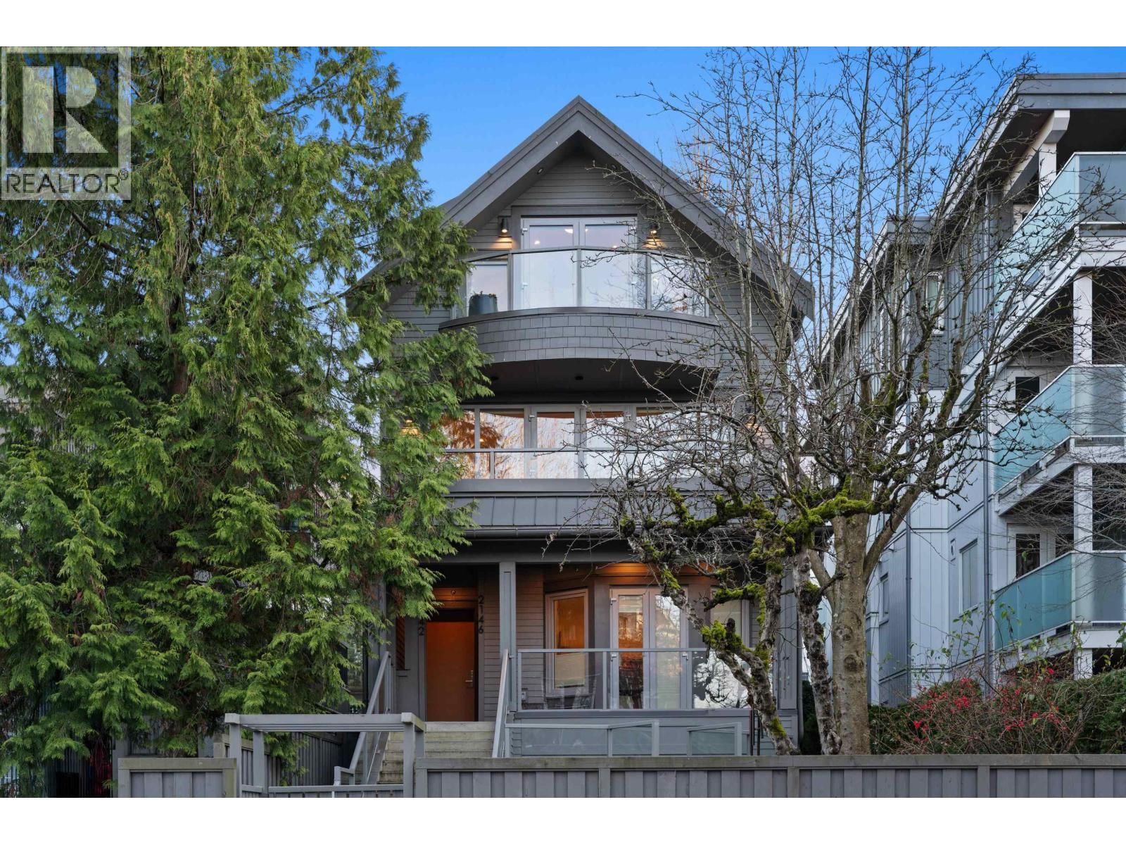 2142 1ST Avenue, Vancouver, British Columbia V6K 1E8