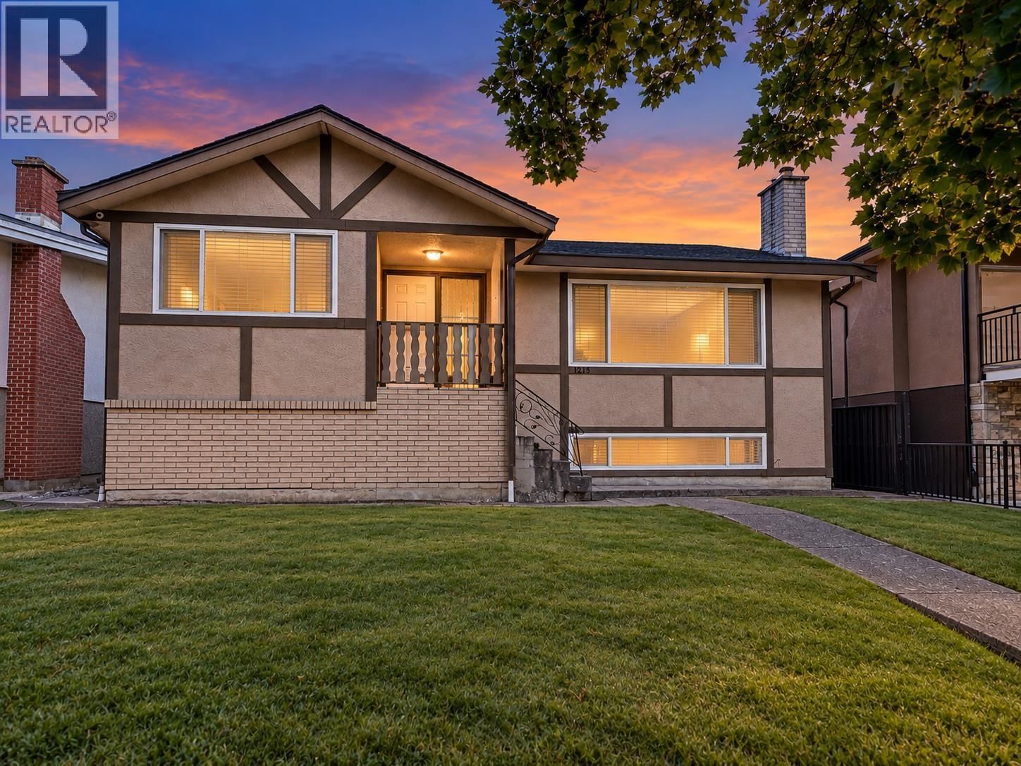 1215 48TH Avenue, Vancouver, British Columbia V5W 2E8