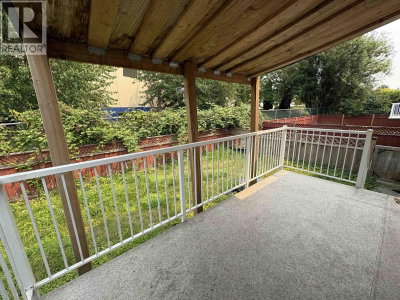 12150 CHESTNUT Crescent | Pitt Meadows British Columbia | Slide Image Ten