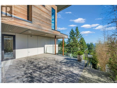 535 CRAIGMOHR Drive | West Vancouver British Columbia | Slide Image Thirty-two