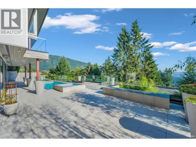 535 CRAIGMOHR Drive | West Vancouver British Columbia | Slide Image Thirty-three
