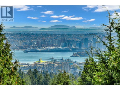 535 CRAIGMOHR Drive | West Vancouver British Columbia | Slide Image Nine