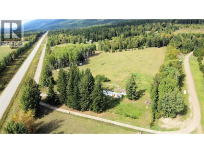 13490 BUNBURY Road | Dunster British Columbia | Slide Image Three