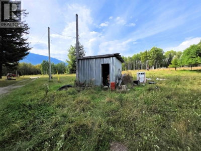 13490 BUNBURY Road | Dunster British Columbia | Slide Image Six
