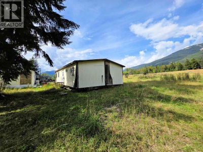 13490 BUNBURY Road | Dunster British Columbia | Slide Image Nine