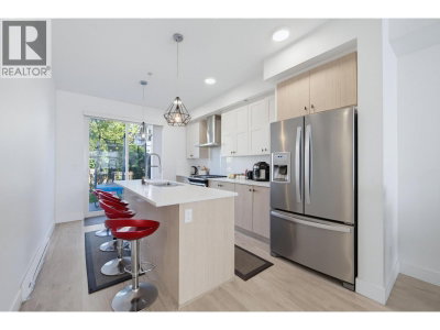 24108 104 Avenue | Maple Ridge British Columbia | Slide Image Eleven