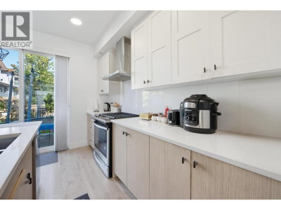 24108 104 Avenue | Maple Ridge British Columbia | Slide Image Thirteen