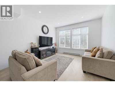 24108 104 Avenue | Maple Ridge British Columbia | Slide Image Five