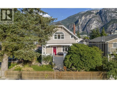 38054 FIFTH Avenue | Squamish British Columbia | Slide Image Thirty-one