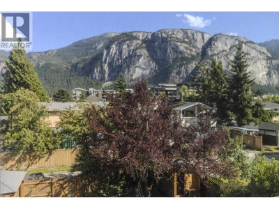 38054 FIFTH Avenue | Squamish British Columbia | Slide Image Thirty-four