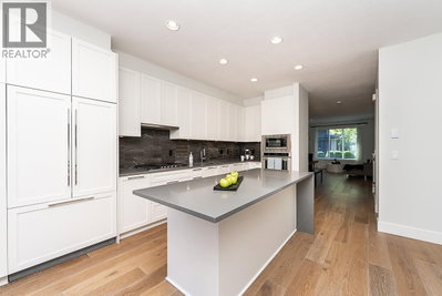 3306 PRINCETON Avenue | Coquitlam British Columbia | Slide Image Nine