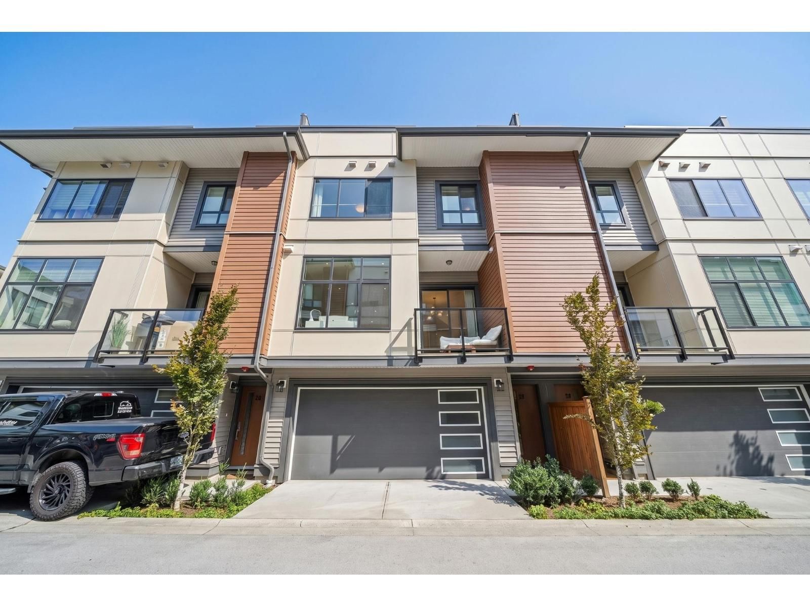 20849 78B Avenue, Langley, British Columbia V2Y 0X6