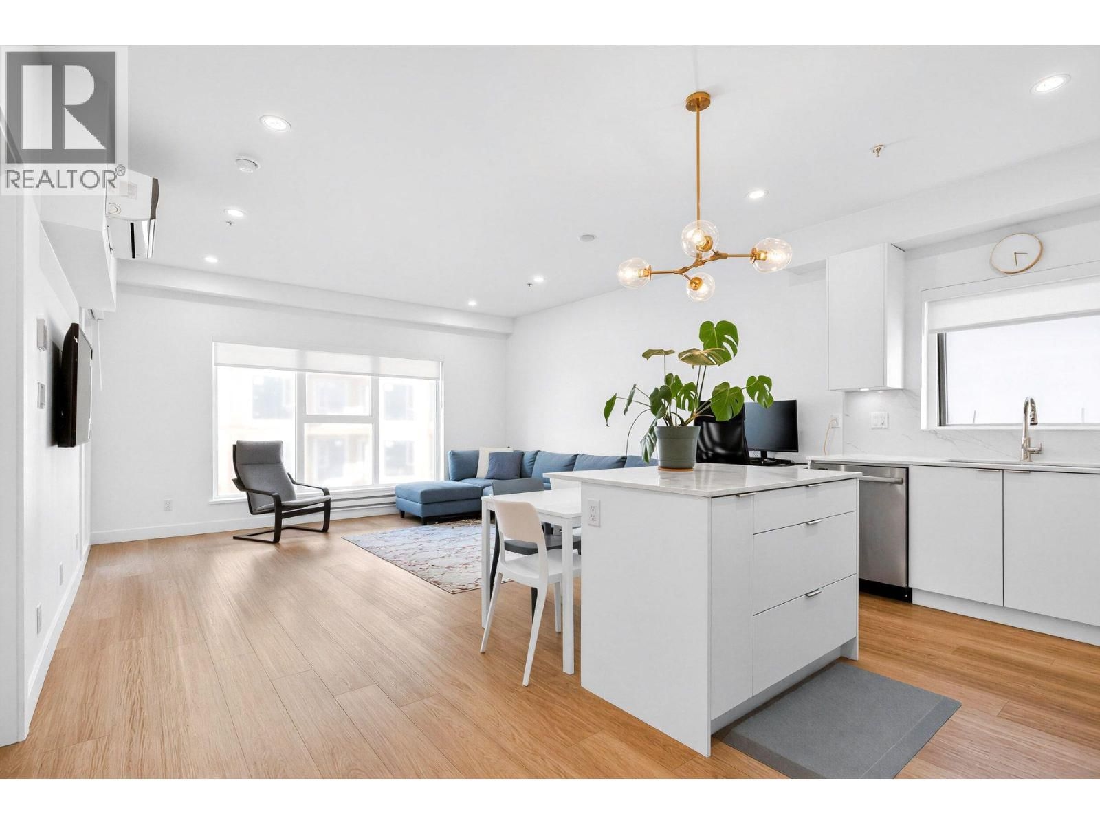2331 KELLY Avenue, Port Coquitlam, British Columbia V3C 1Y3