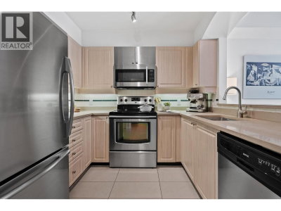 3600 WINDCREST Drive | North Vancouver British Columbia | Slide Image Twenty
