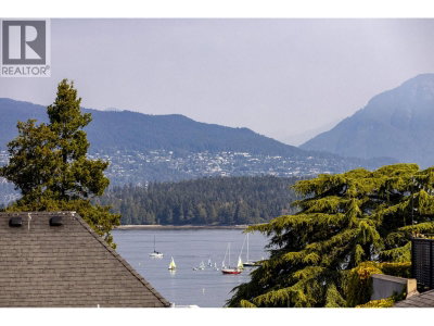 2335 YORK Avenue | Vancouver British Columbia | Slide Image Seventeen