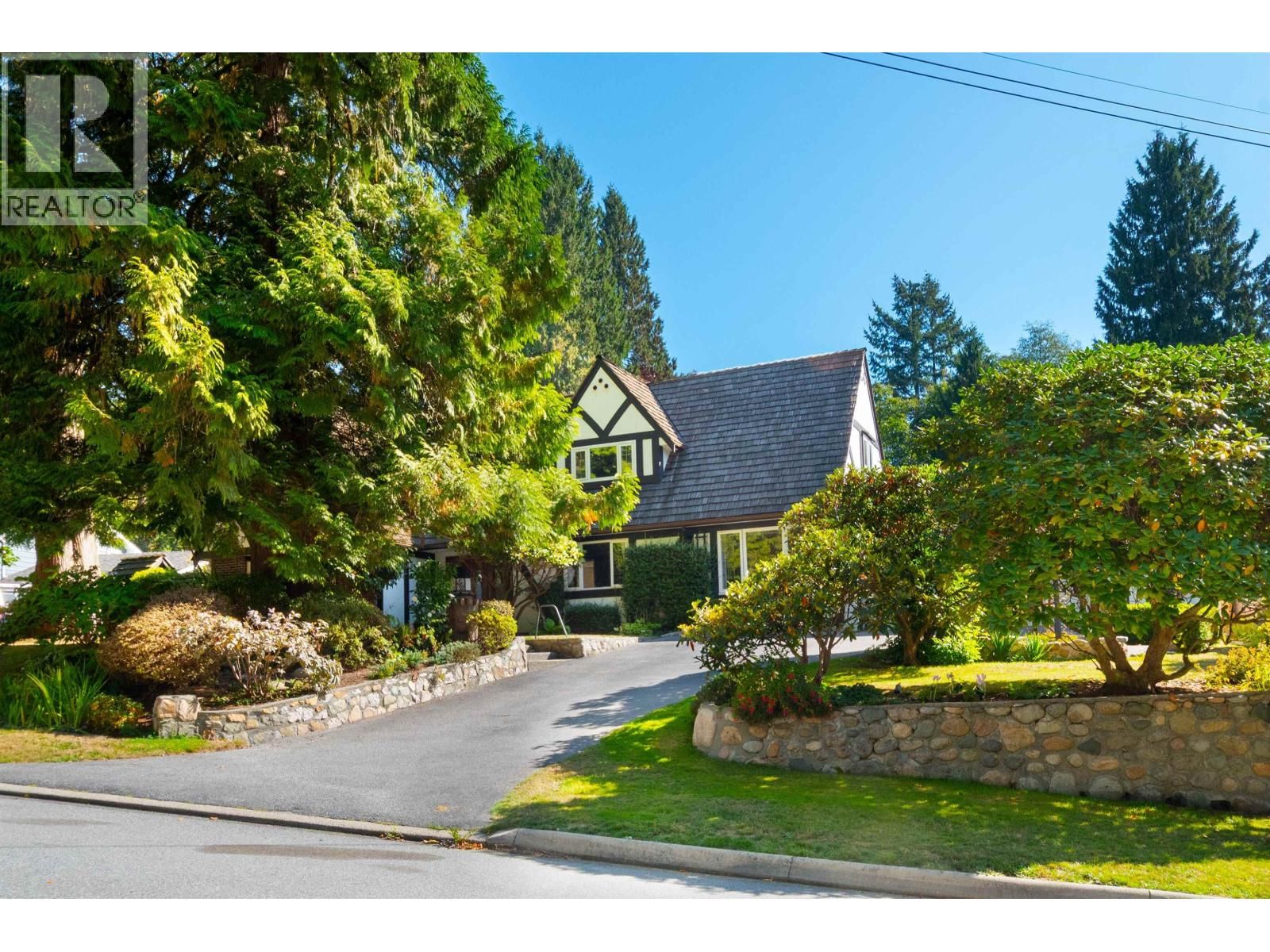 510 EVERGREEN Place, North Vancouver, British Columbia V7N 2Z2