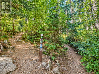 167 FERNWAY Drive | Port Moody British Columbia | Slide Image Thirty-two