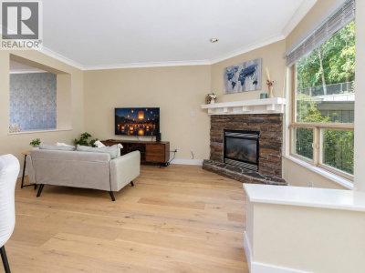 167 FERNWAY Drive | Port Moody British Columbia | Slide Image Nine