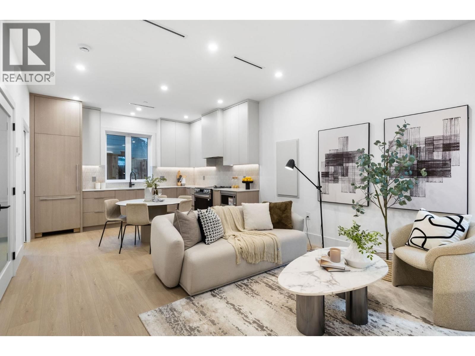 3277 GRAVELEY Street, Vancouver, British Columbia V5K 3K8