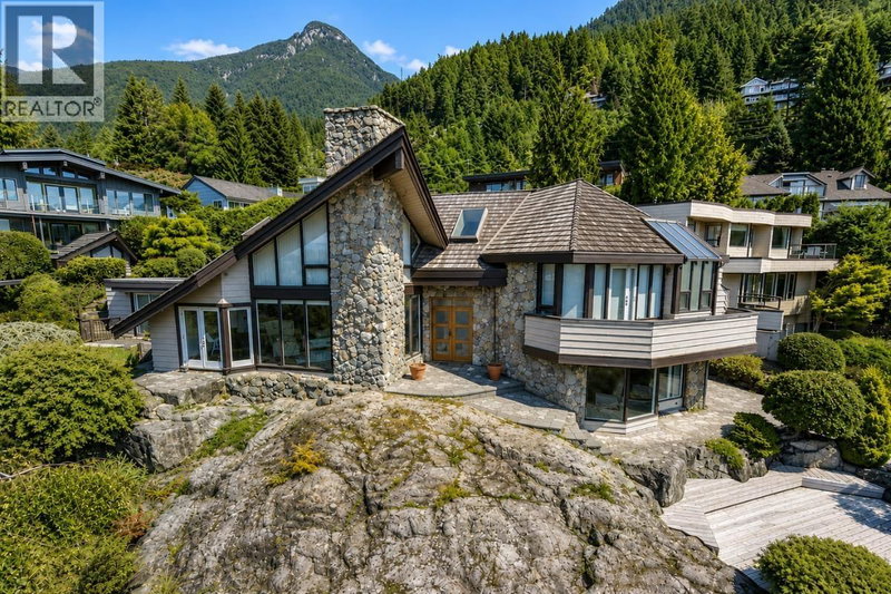 90 TIDEWATER Way Lions Bay British Columbia, V0N 2E0 - 3 Bedrooms Home For Sale
