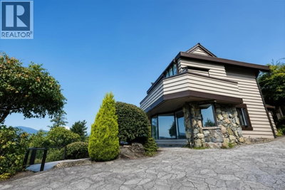 90 TIDEWATER Way | Lions Bay British Columbia | Slide Image Thirty