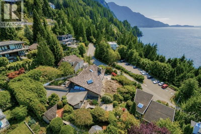 90 TIDEWATER Way | Lions Bay British Columbia | Slide Image Thirty-one