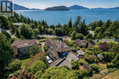 90 TIDEWATER Way | Lions Bay British Columbia | Slide Image Thirty-three