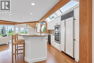90 TIDEWATER Way | Lions Bay British Columbia | Slide Image Eight