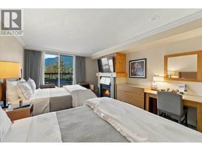 4090 WHISTLER Way | Whistler British Columbia | Slide Image Nine